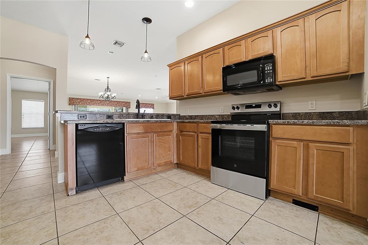 4141 COUNTY ROAD 121D — photo 11 of 63