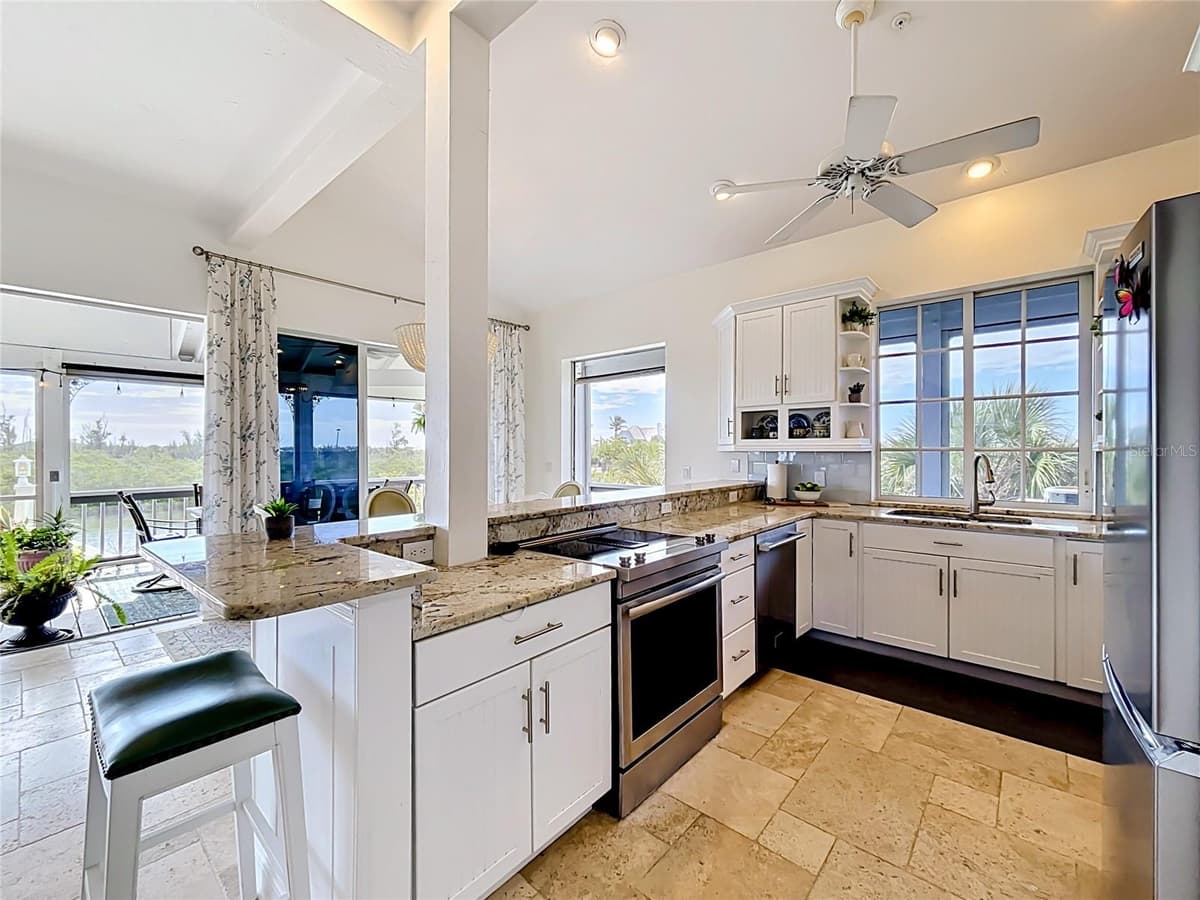 39 BAYSHORE CIRCLE — photo 16 of 49