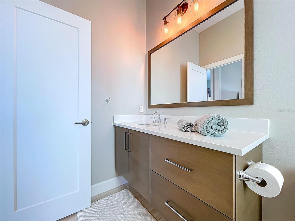 306 BAY PLZ — photo 43 of 75