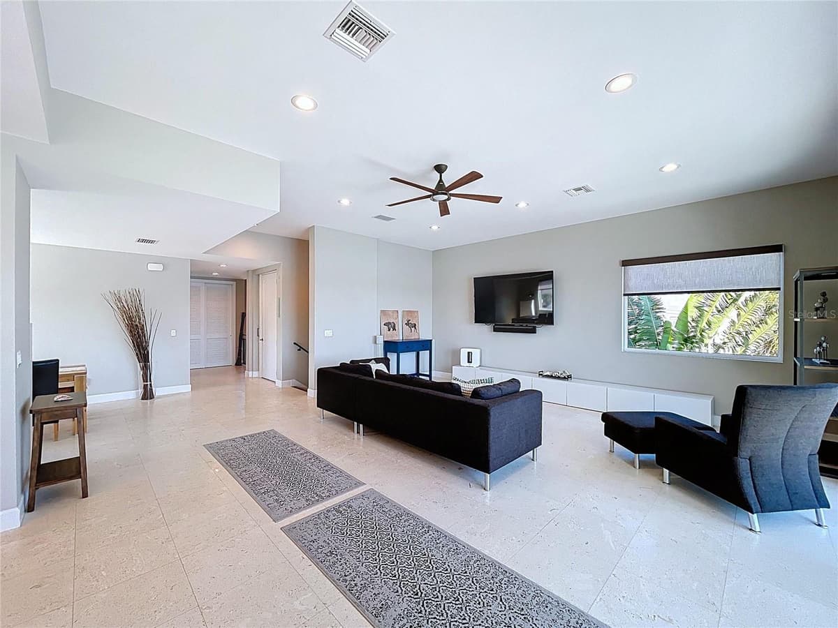 306 BAY PLZ — photo 10 of 75