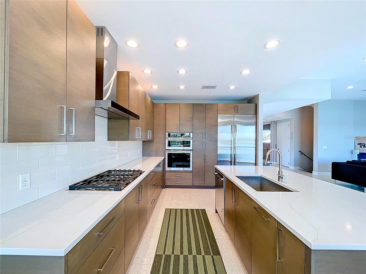 306 BAY PLZ — photo 18 of 75