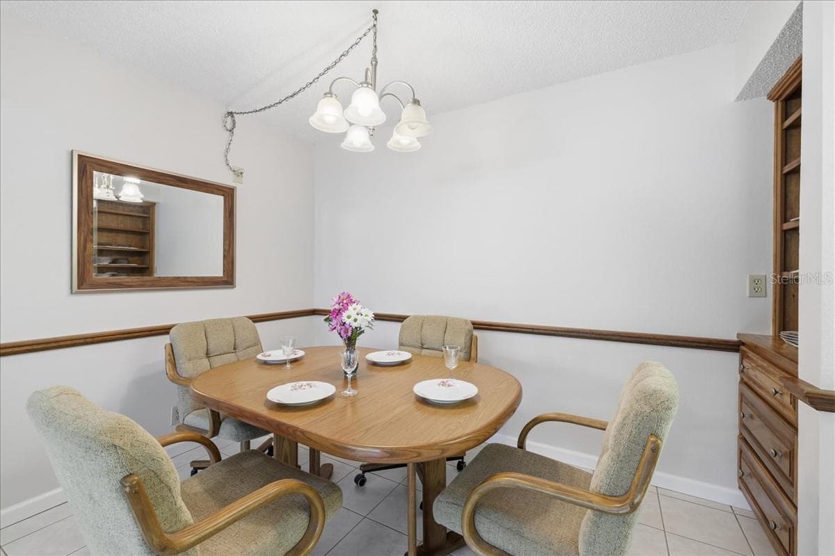 19505 QUESADA AVENUE — photo 9 of 33