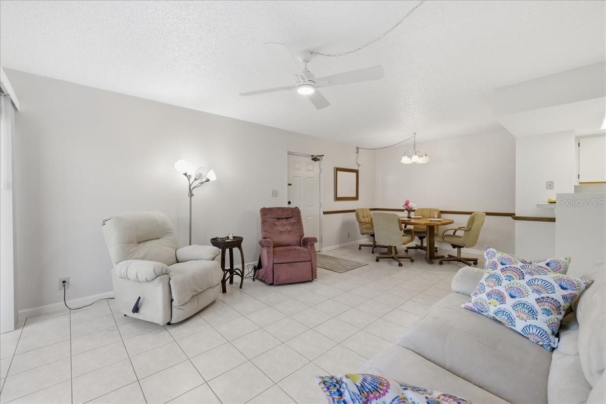 19505 QUESADA AVENUE — photo 7 of 33