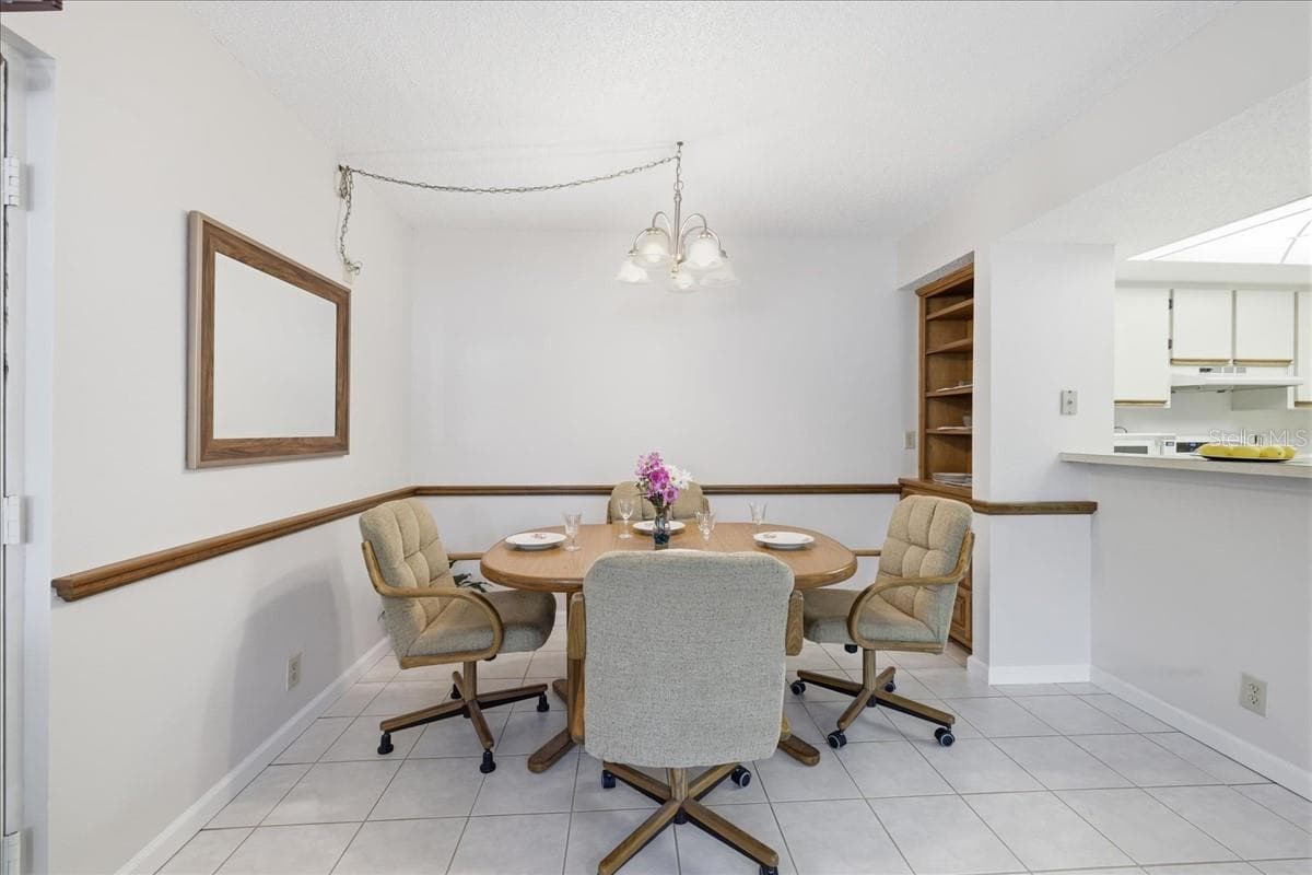 19505 QUESADA AVENUE — photo 10 of 33