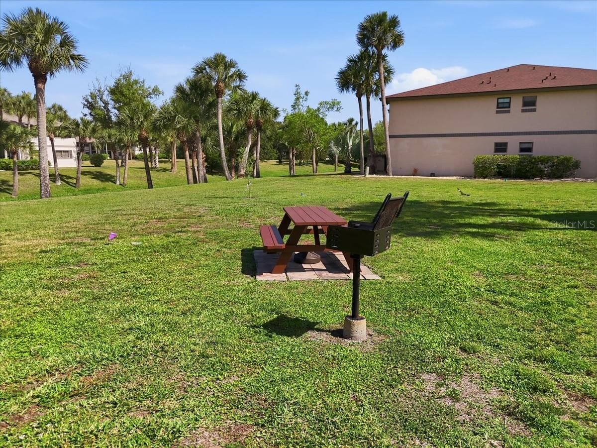 19505 QUESADA AVENUE — photo 29 of 33
