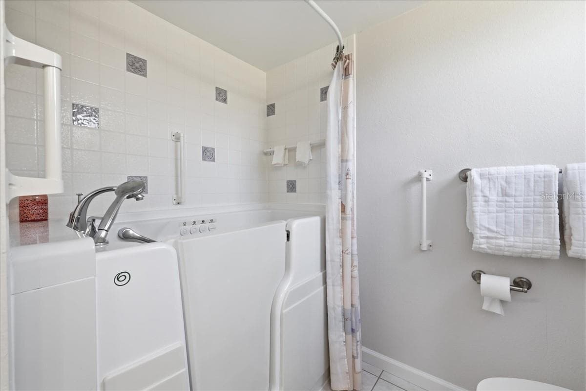 19505 QUESADA AVENUE — photo 18 of 33