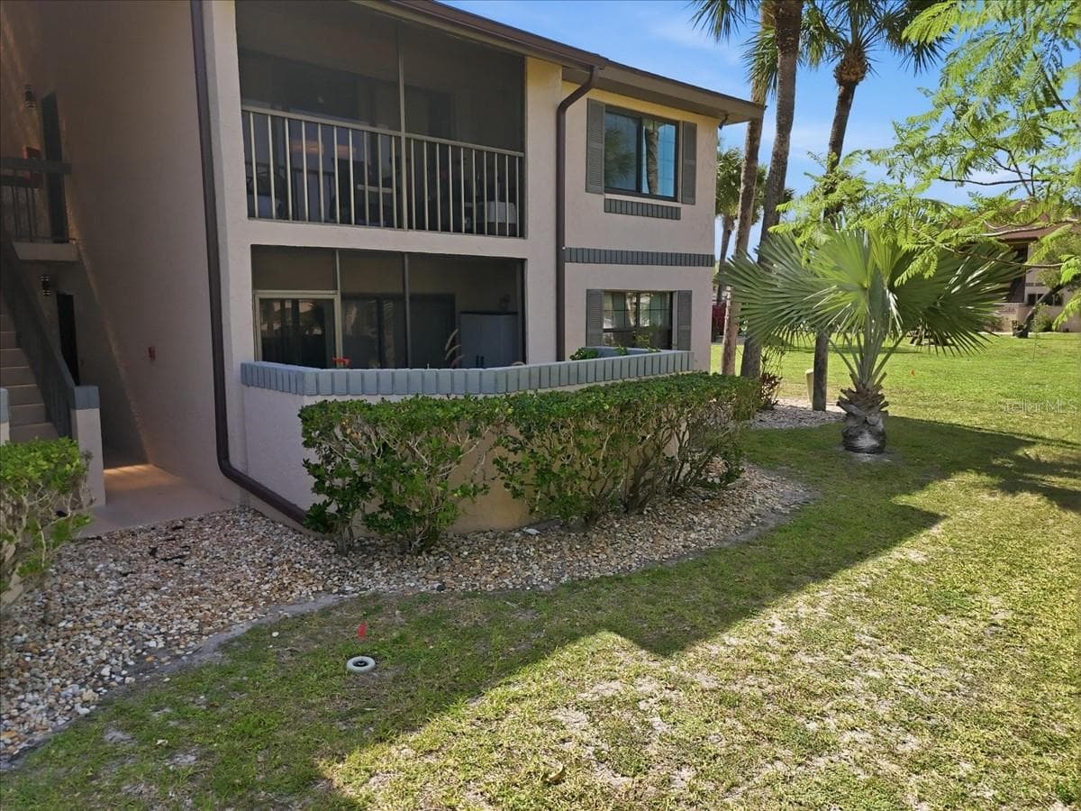 19505 QUESADA AVENUE — photo 2 of 33