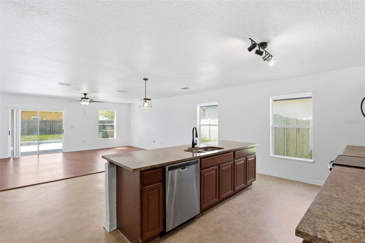 3356 SLATE STREET — photo 10 of 39