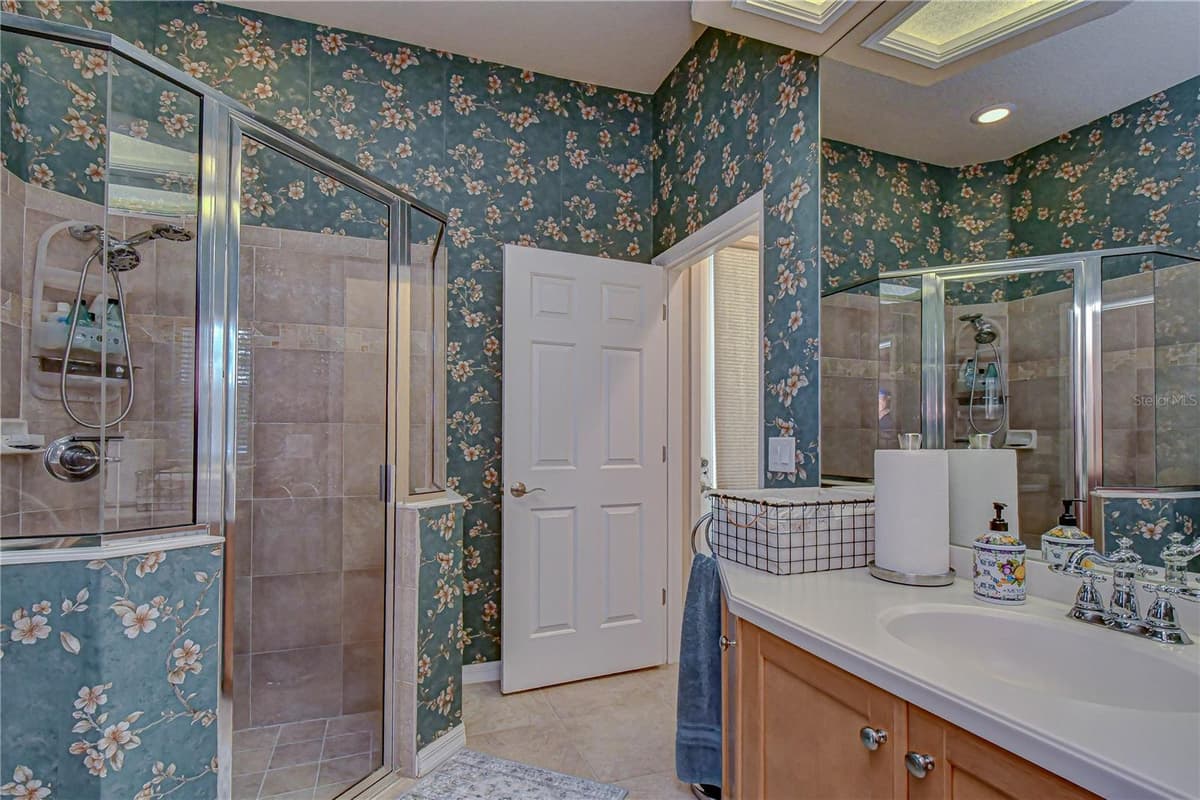 20915 LAKE VIENNA DRIVE — photo 25 of 45