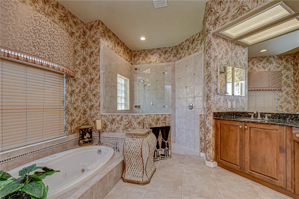 20915 LAKE VIENNA DRIVE — photo 19 of 45