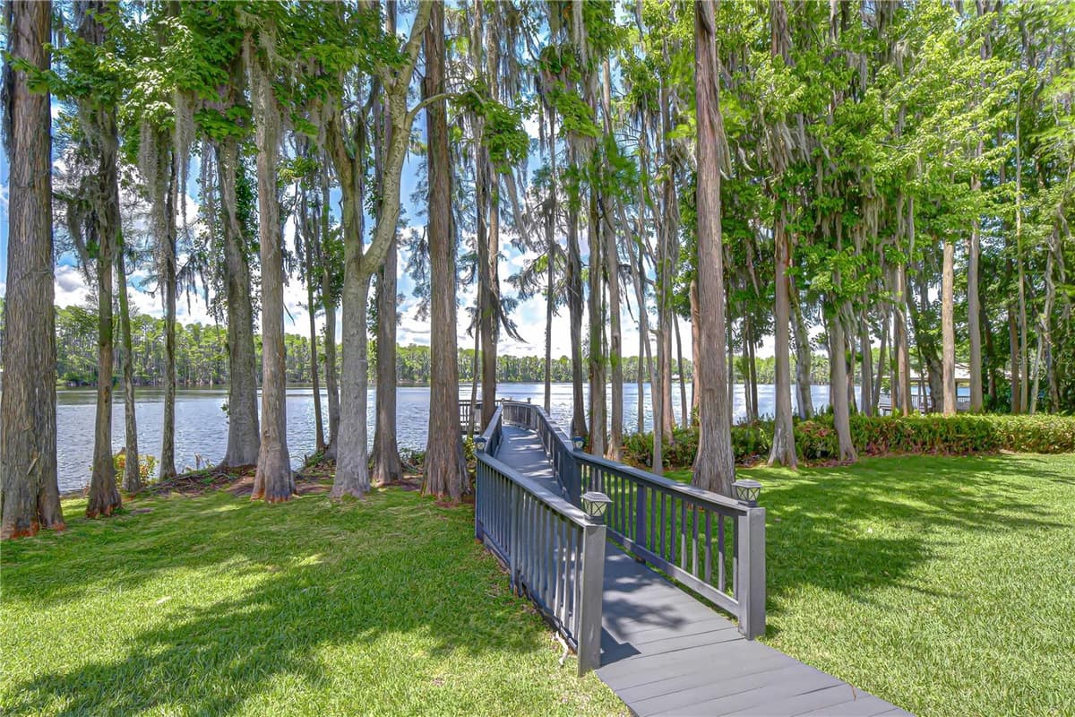 20915 LAKE VIENNA DRIVE — photo 38 of 45