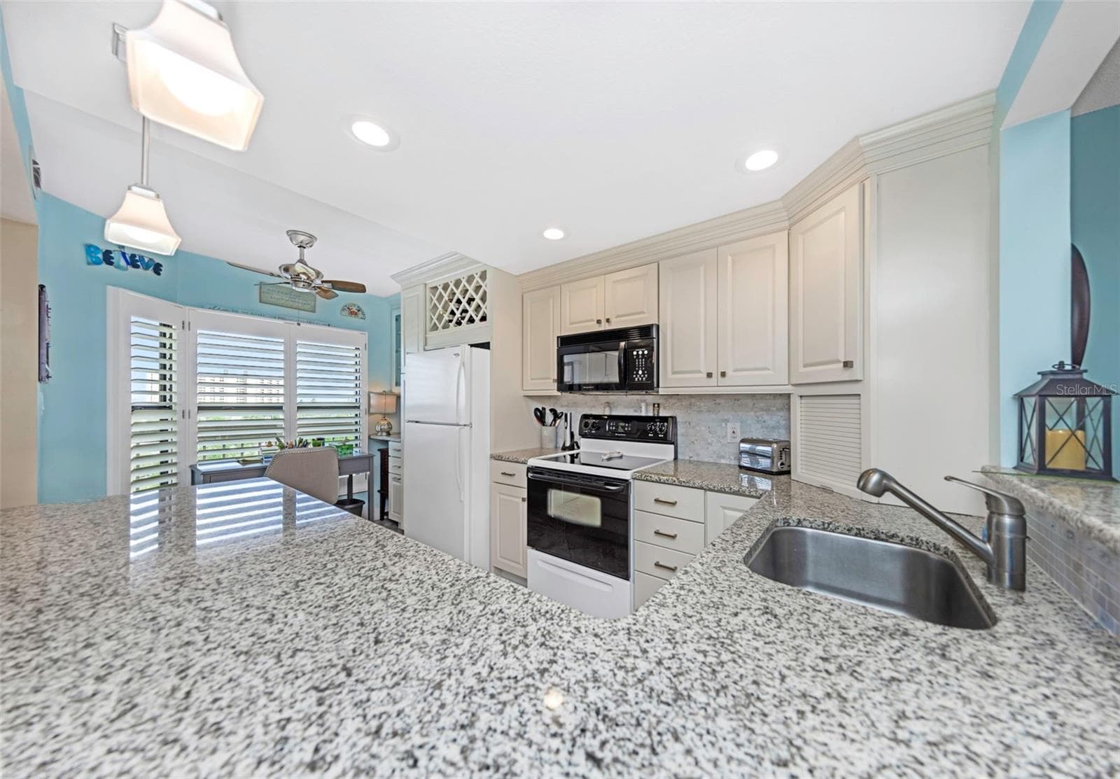 1324 PASADENA AVENUE — photo 27 of 97