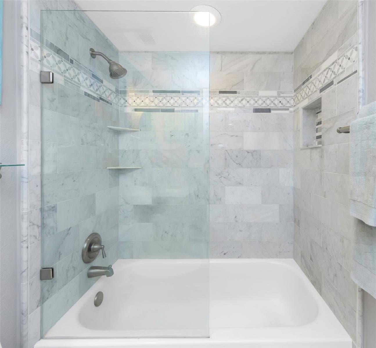 1324 PASADENA AVENUE — photo 37 of 97