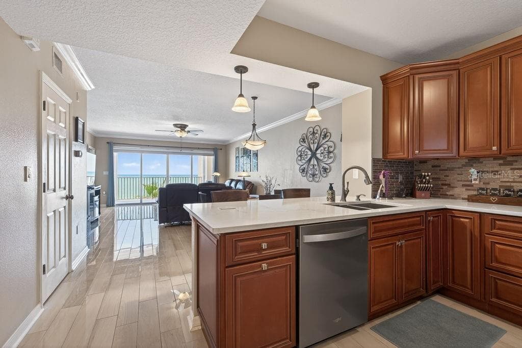 16500 GULF BOULEVARD — photo 15 of 75