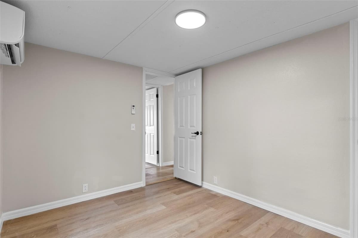 8017 SKYLINE LANE — photo 17 of 33