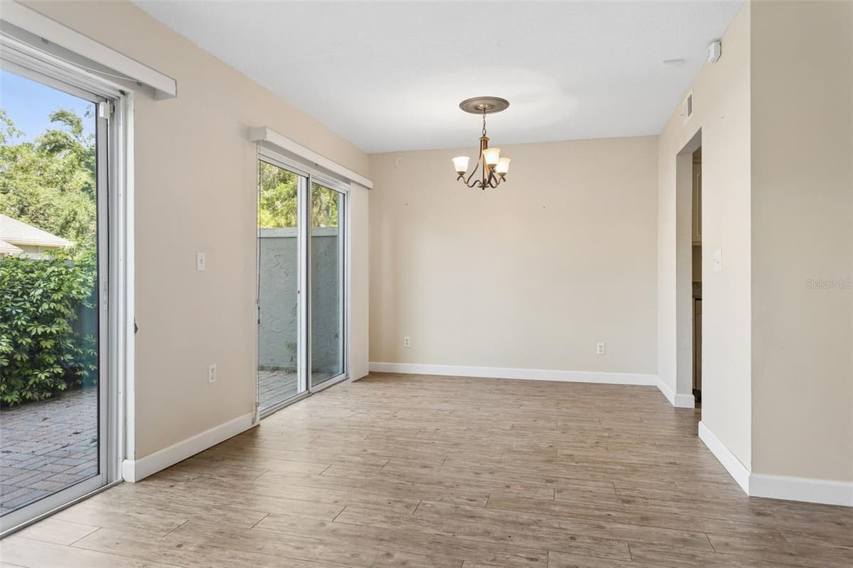 6341 TREETOP CIRCLE — photo 7 of 26