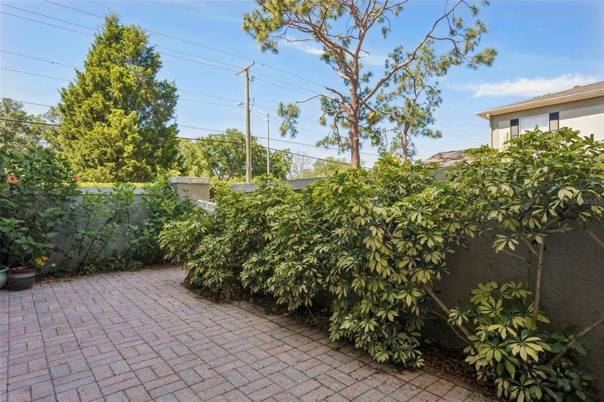 6341 TREETOP CIRCLE — photo 19 of 26