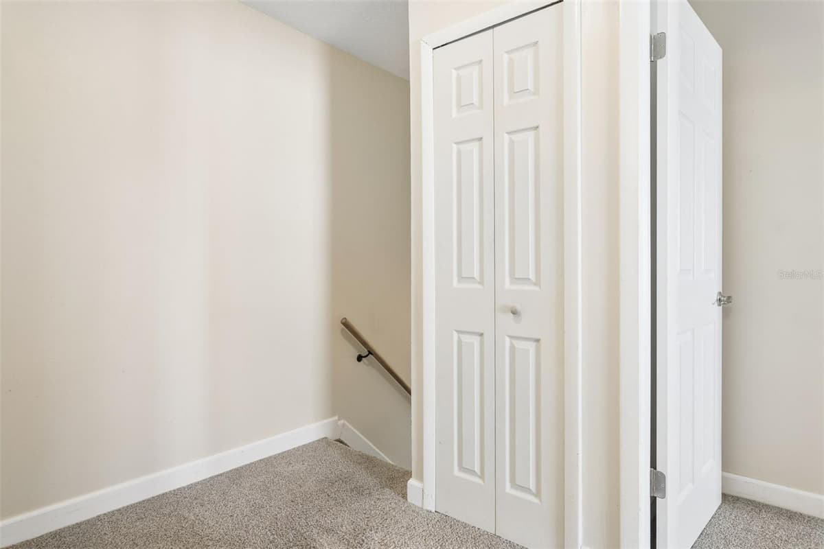 6341 TREETOP CIRCLE — photo 12 of 26