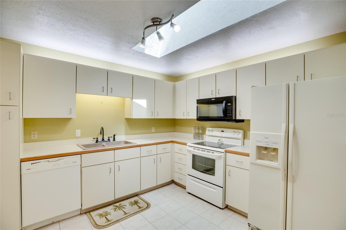 1865 SIXTY OAKS LANE — photo 17 of 37