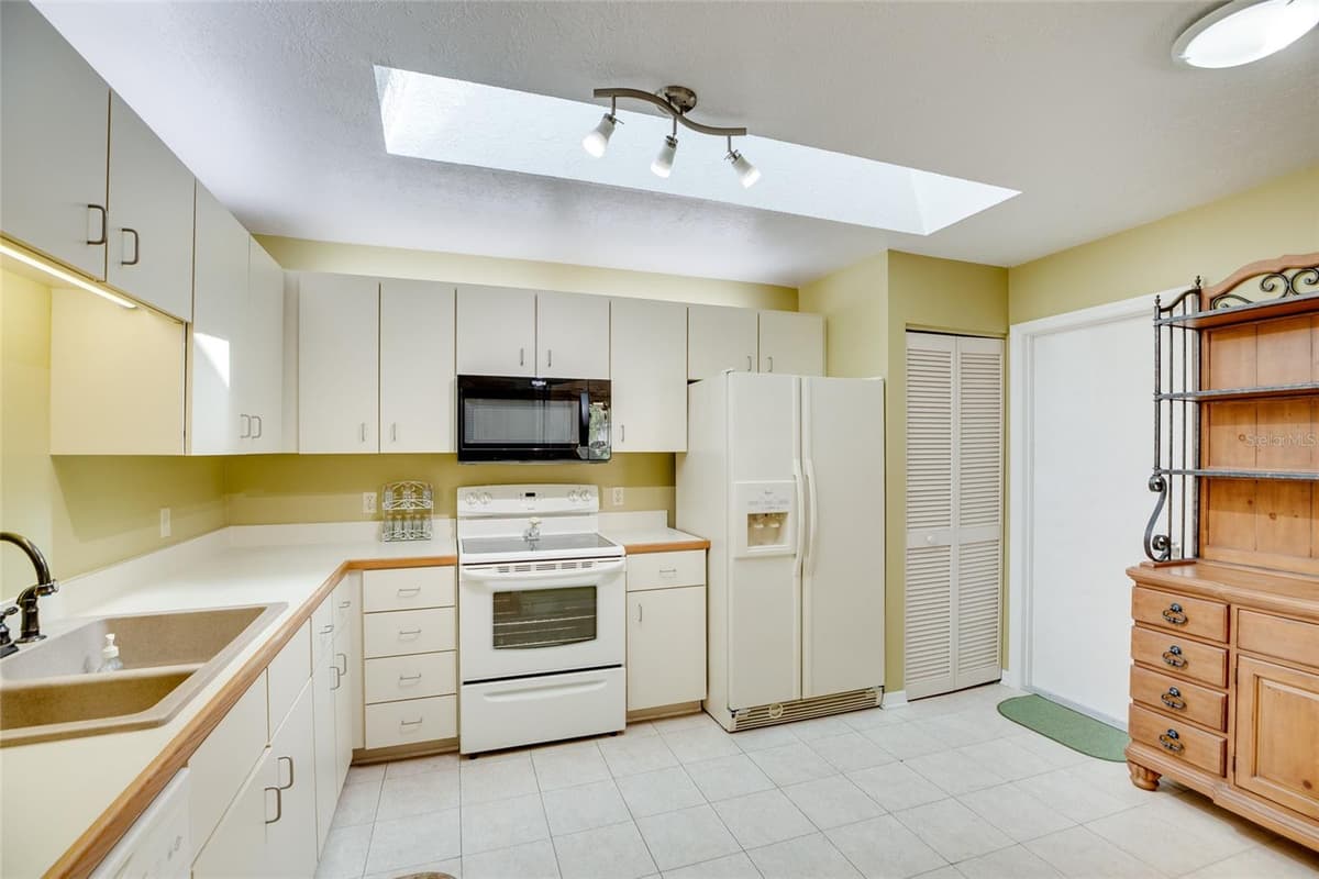 1865 SIXTY OAKS LANE — photo 14 of 37