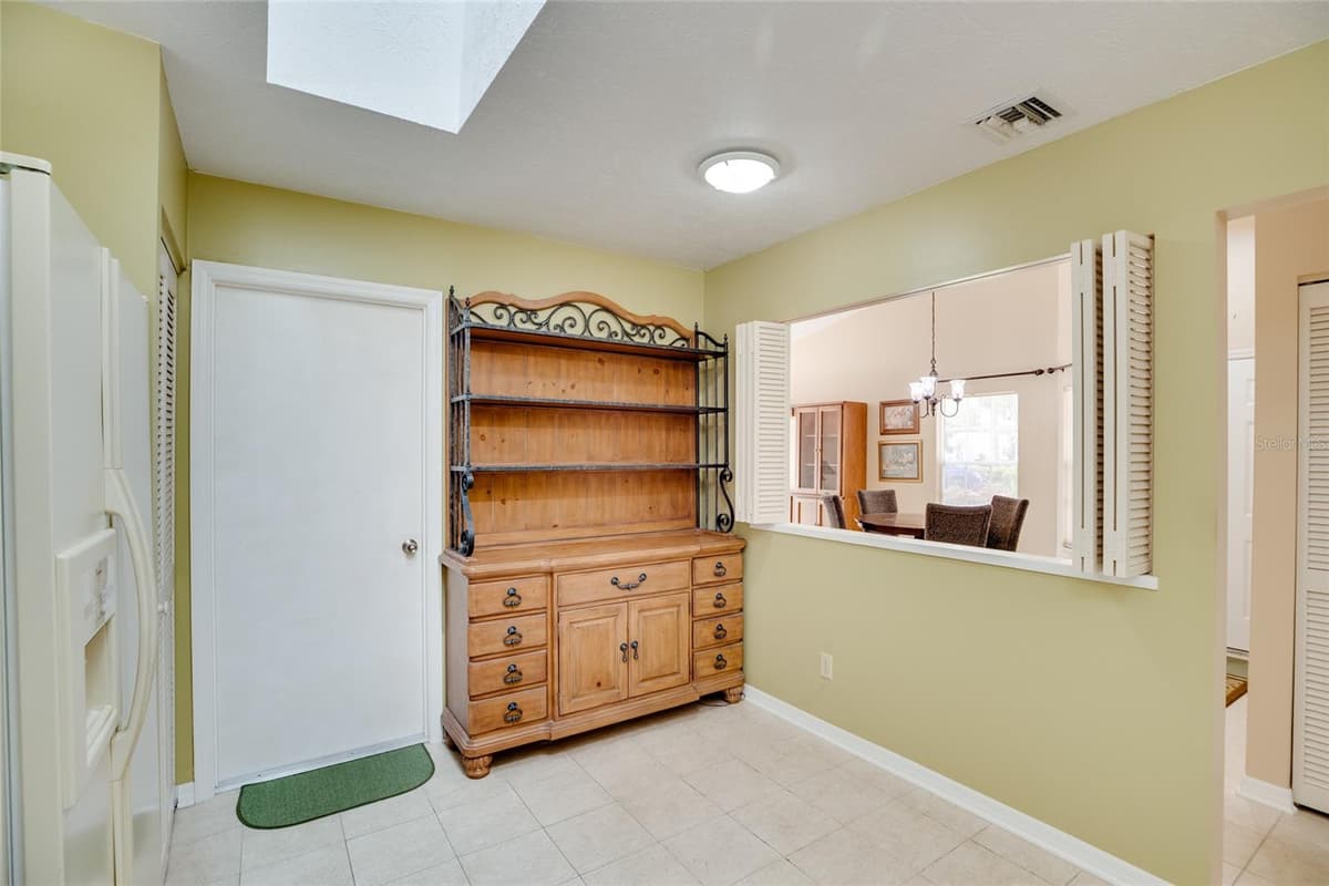 1865 SIXTY OAKS LANE — photo 15 of 37