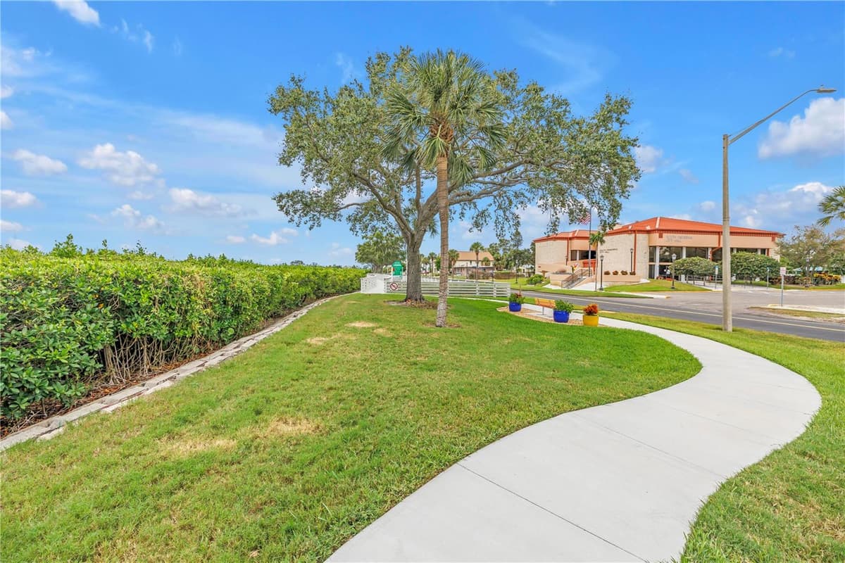 6960A SUNSET DRIVE — photo 33 of 39
