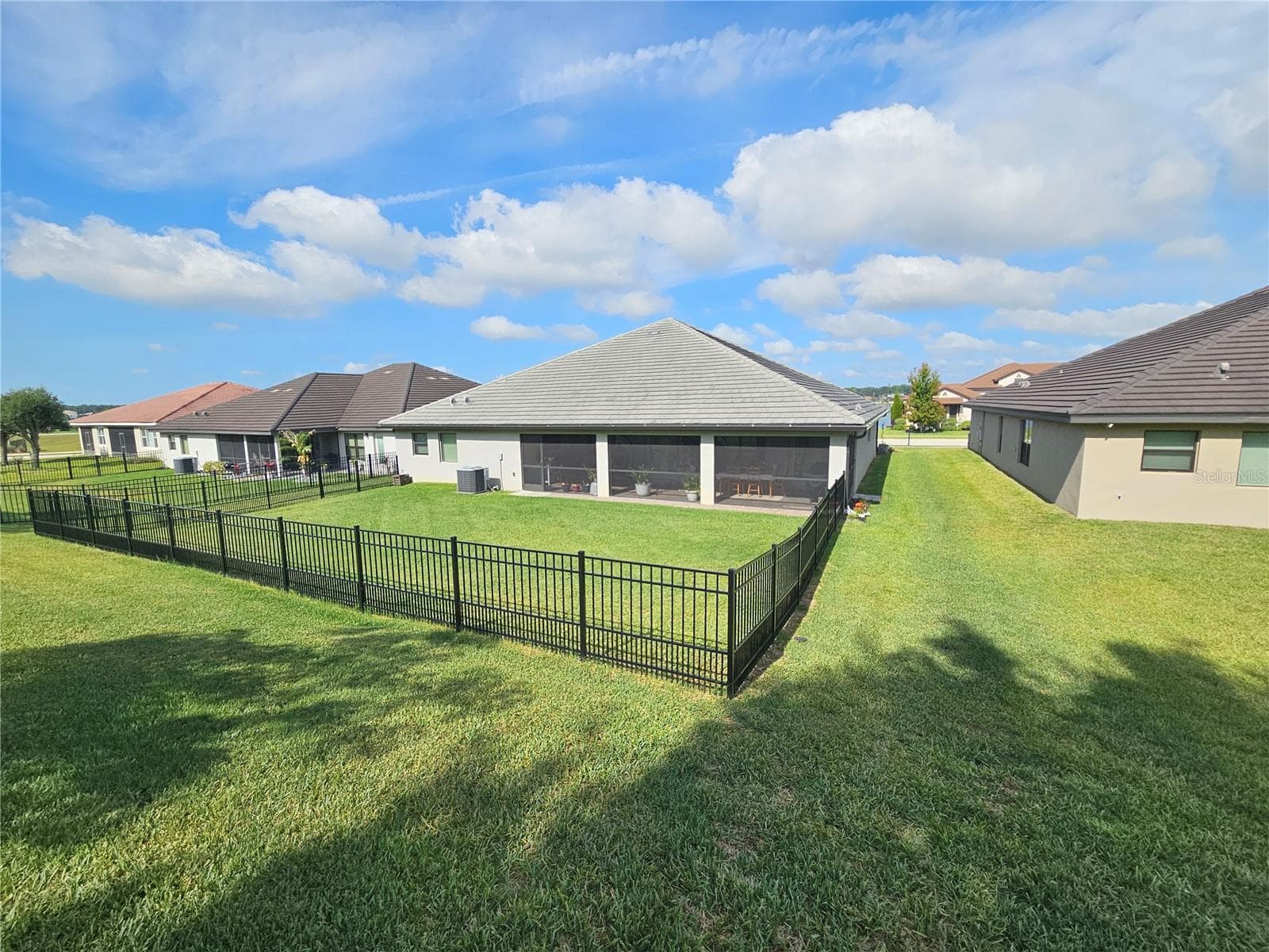 4222 JULIANA LAKE DRIVE — photo 4 of 32