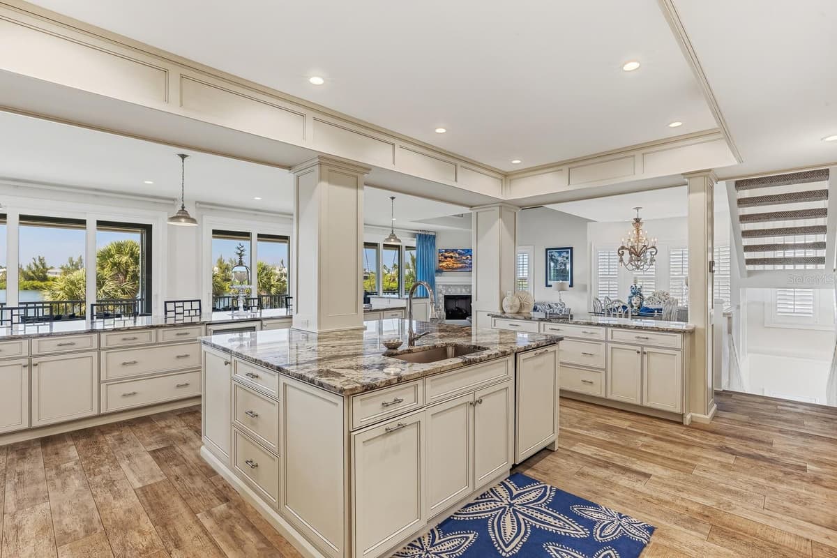 40 SEAWATCH LAKE DRIVE — photo 9 of 37