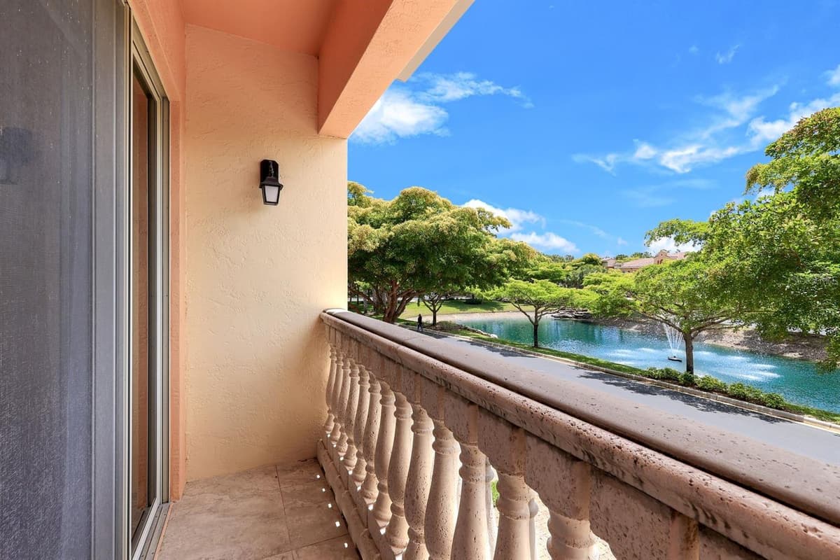8721 PIAZZA DEL LAGO CIRCLE — photo 16 of 36