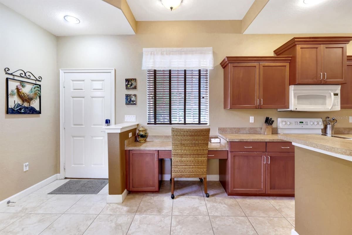 8721 PIAZZA DEL LAGO CIRCLE — photo 15 of 36