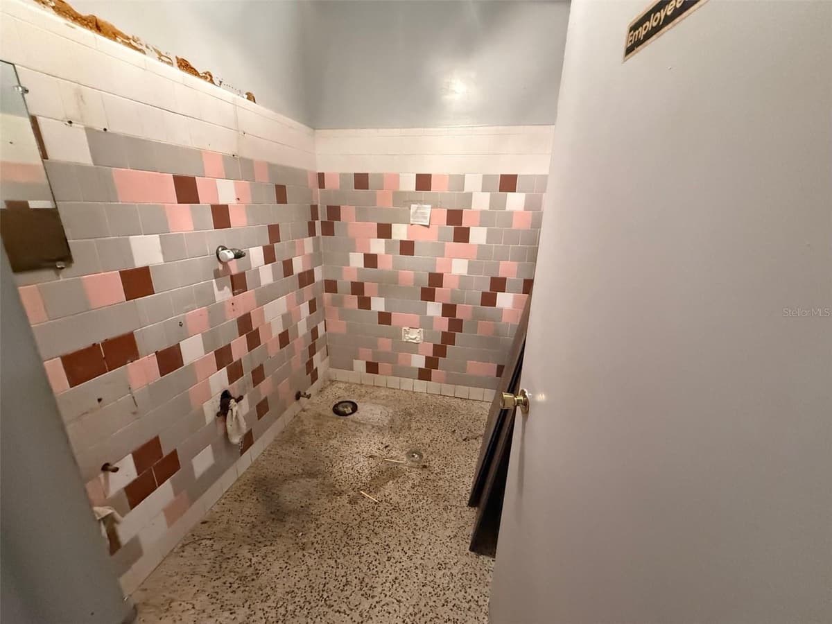 2916 WASHINGTON AVENUE — photo 12 of 35