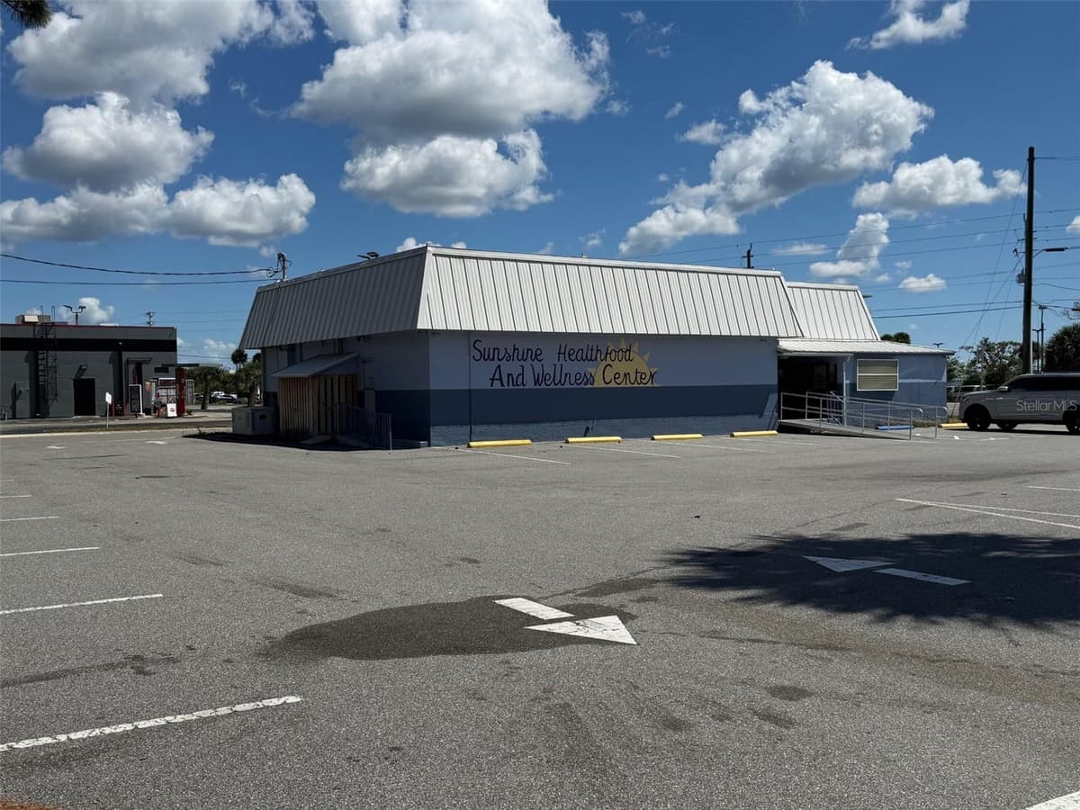 2916 WASHINGTON AVENUE — photo 1 of 35