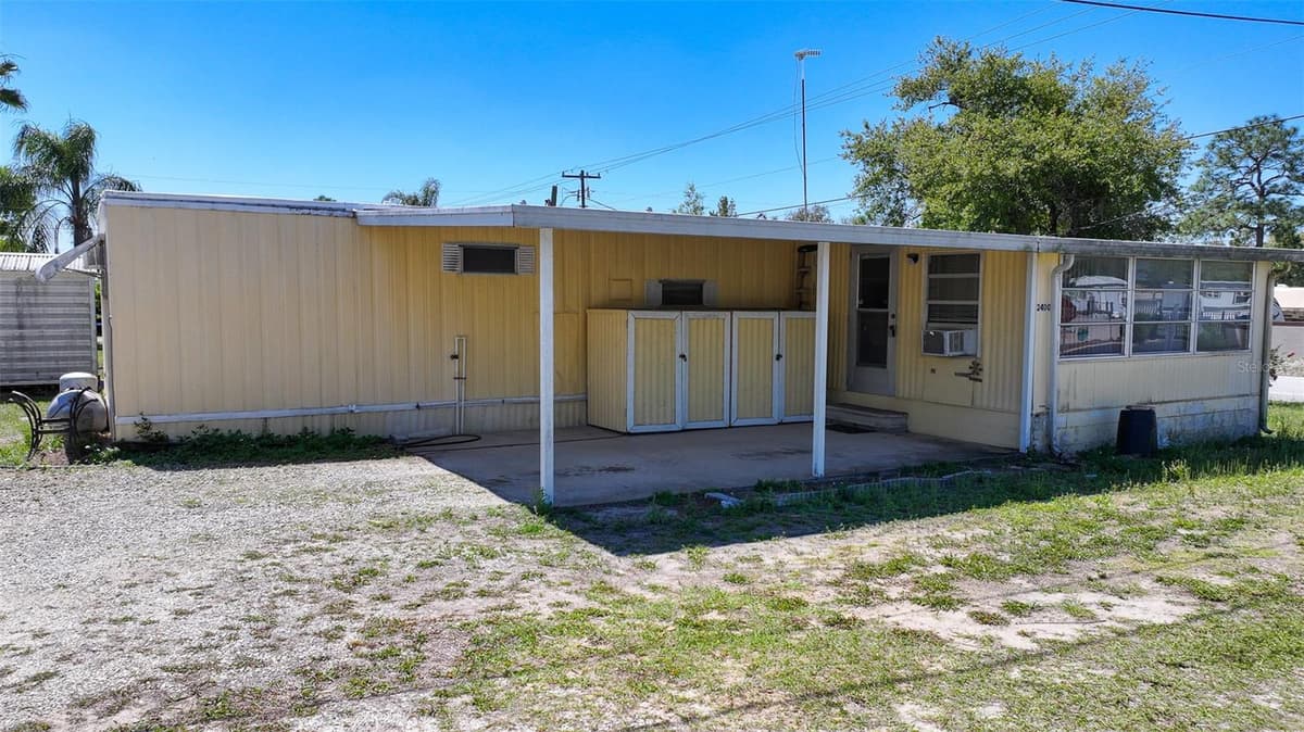 2400 SAN MIGUEL AVENUE — photo 3 of 25