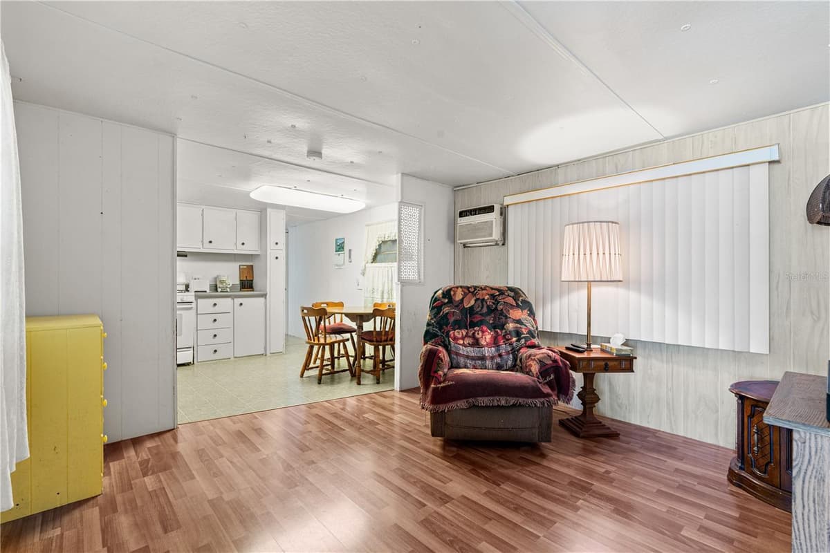 2400 SAN MIGUEL AVENUE — photo 11 of 25