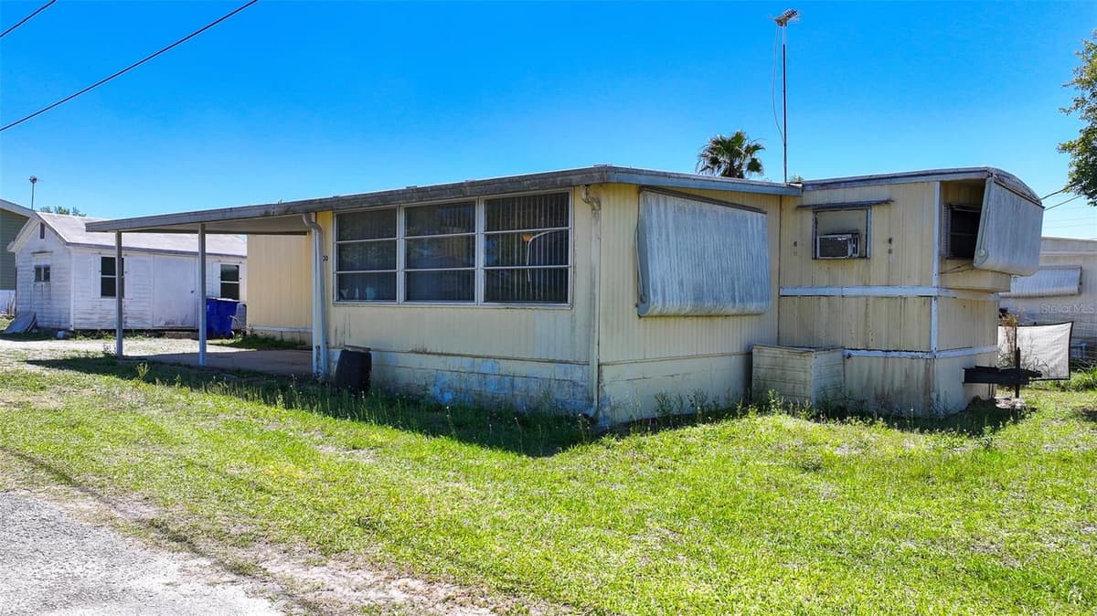 2400 SAN MIGUEL AVENUE — photo 4 of 25