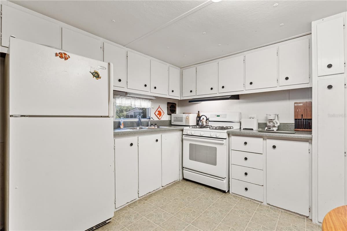 2400 SAN MIGUEL AVENUE — photo 14 of 25