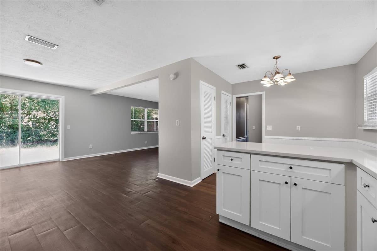 1543 REDBUD COURT — photo 8 of 20