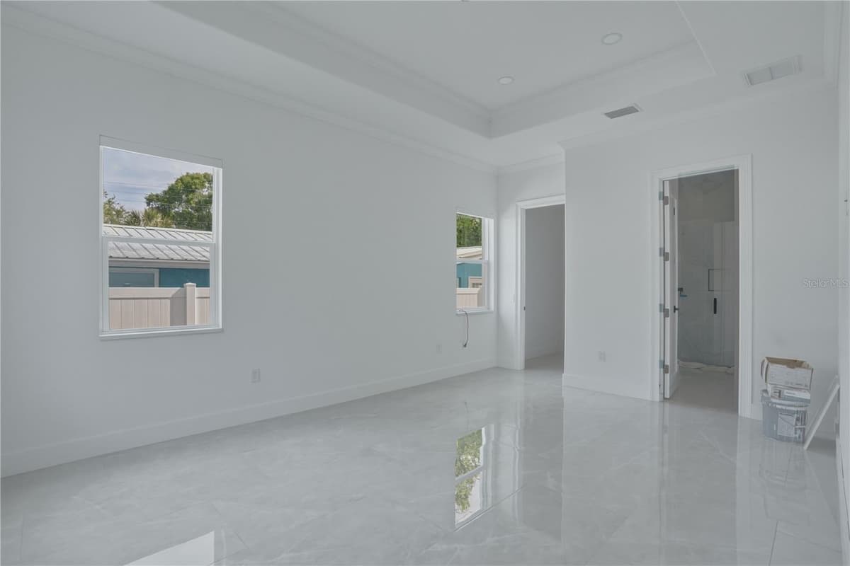 685 1ST AVENUE — photo 7 of 30
