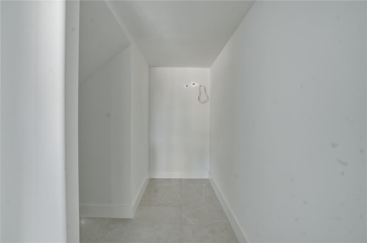 685 1ST AVENUE — photo 9 of 30