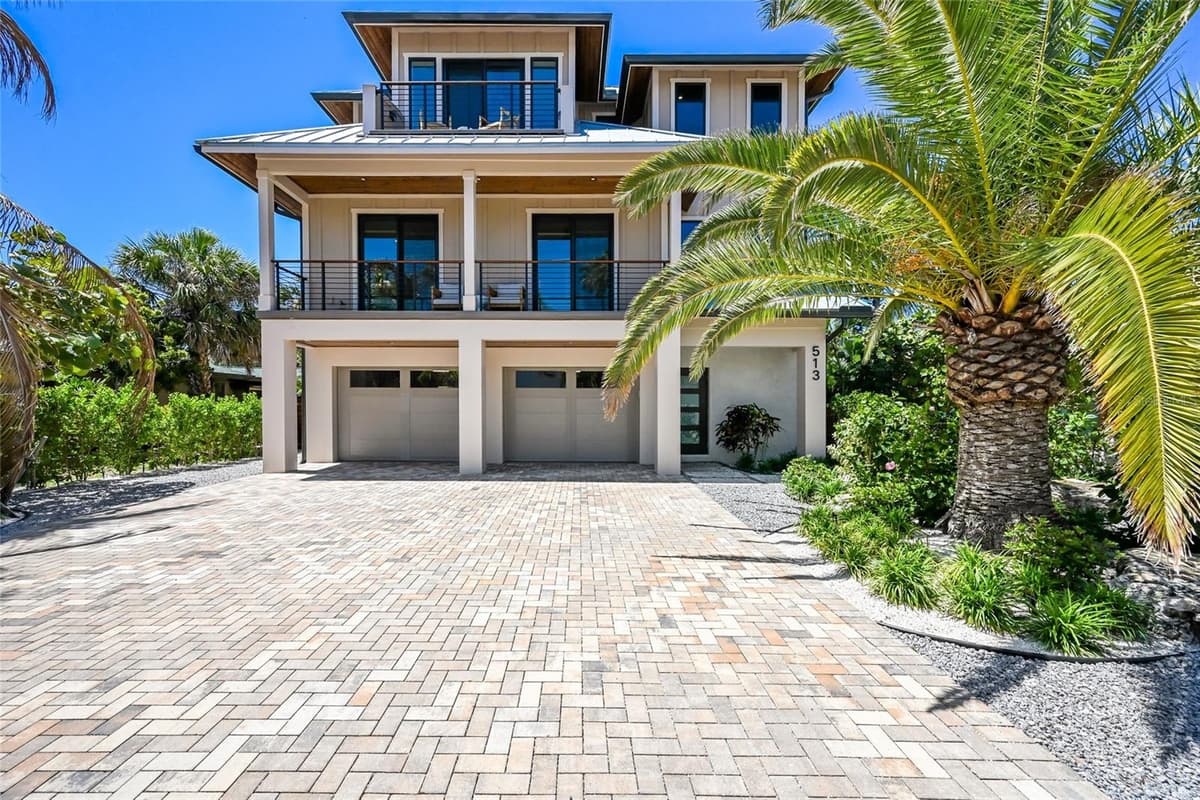 513 BAY BOULEVARD — photo 3 of 78