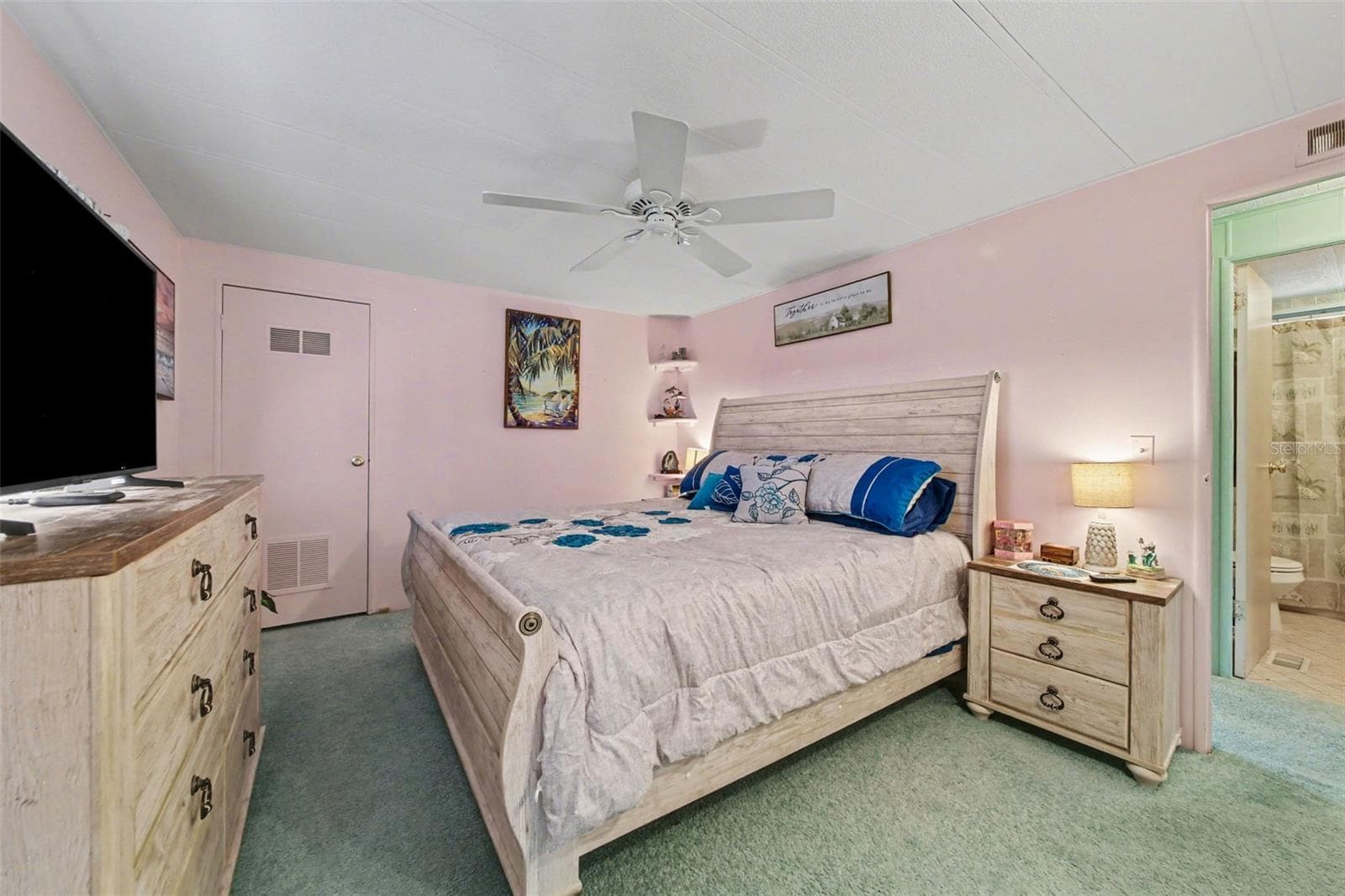 732 DOVE AVENUE — photo 15 of 23
