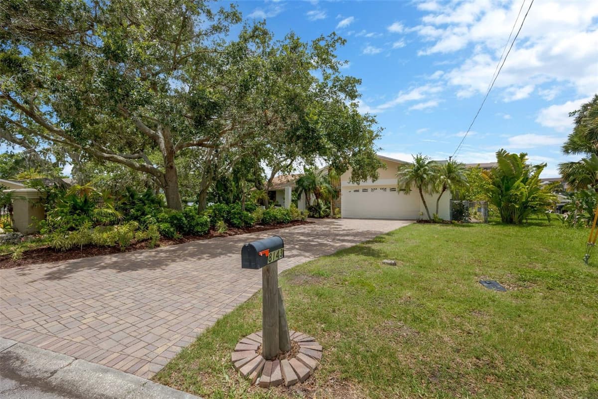 8143 CHANNEL DRIVE — photo 10 of 72