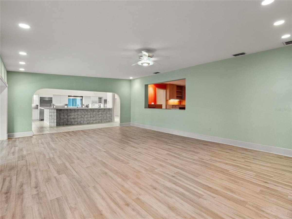 775 ILAKEE AVENUE — photo 12 of 89