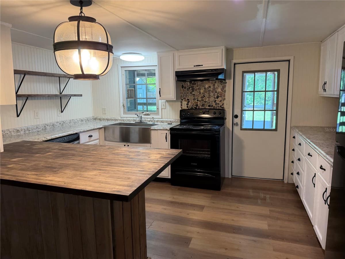 8732 CR 647 — photo 7 of 25