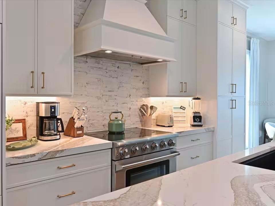 2209 AVENUE B — photo 12 of 43