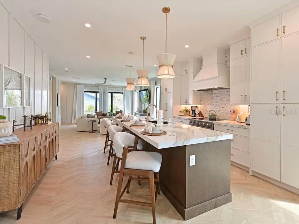 2209 AVENUE B — photo 9 of 43