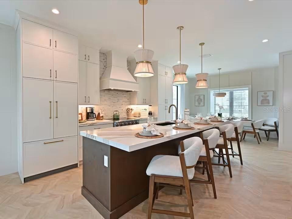 2209 AVENUE B — photo 8 of 43