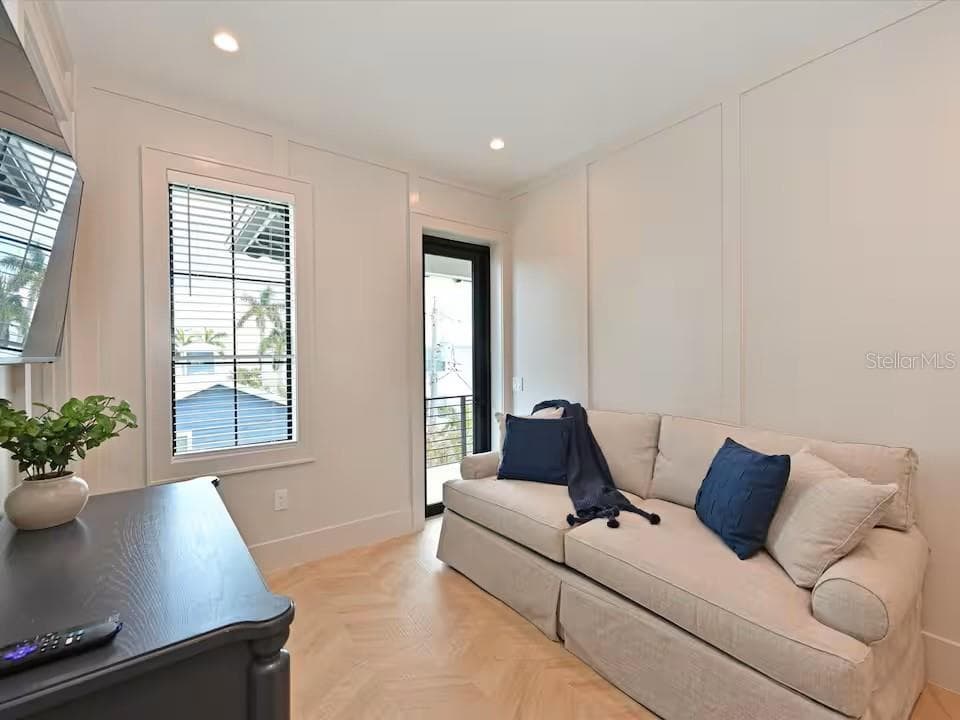 2209 AVENUE B — photo 28 of 43