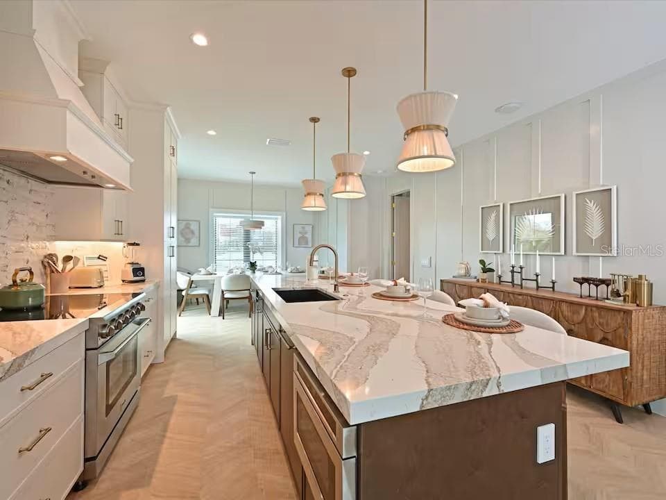 2209 AVENUE B — photo 10 of 43