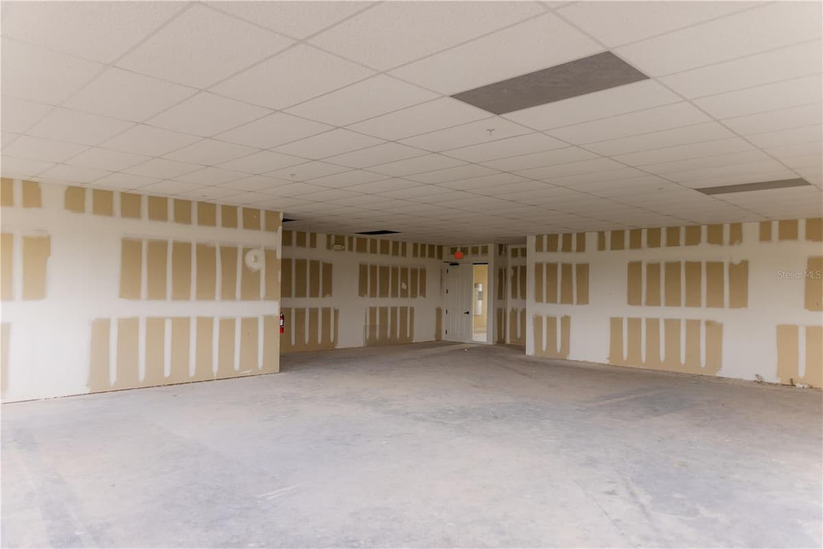 5920 PAN AMERICAN BOULEVARD — photo 2 of 6